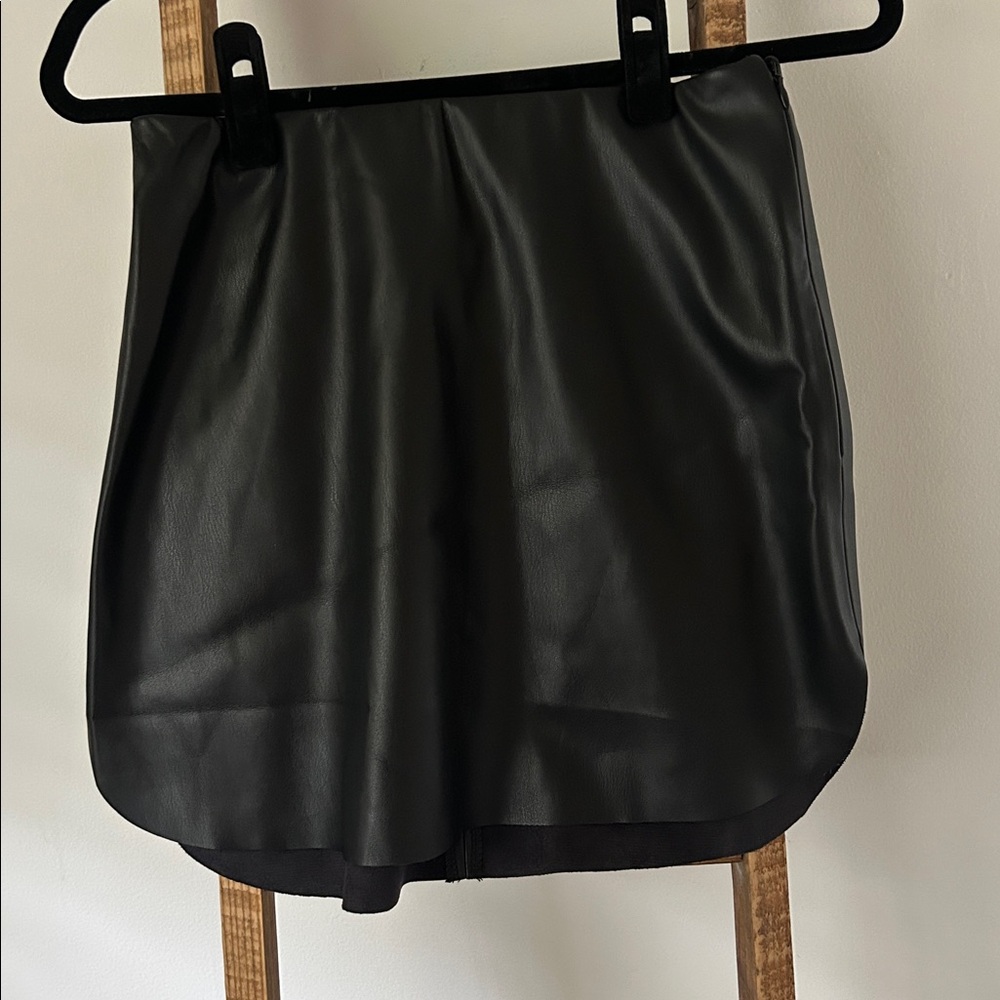 NWT, Commense Black Faux Leather Skirt, size M